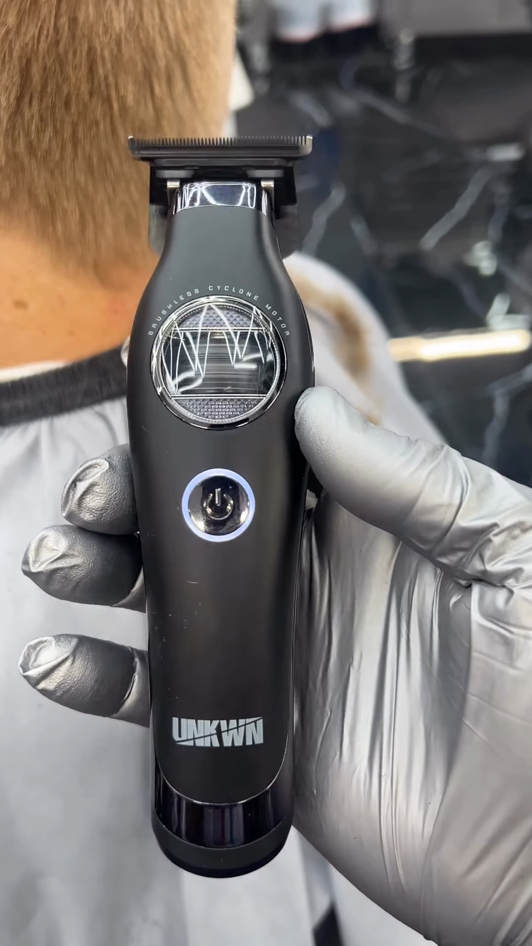 @matt_giftedhands using Black Cyclone Trimmer
